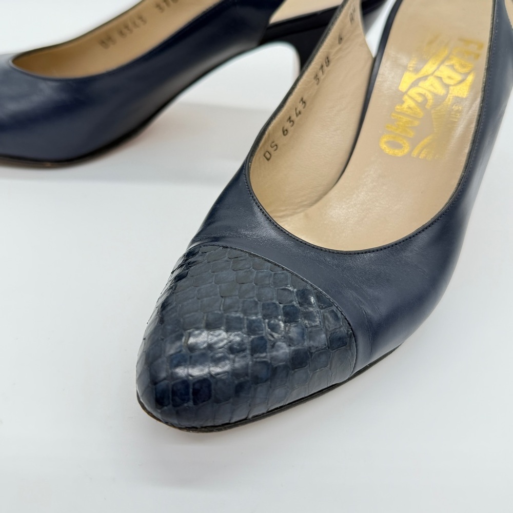 Salvatore Ferragamo Women's Navy Snakeskin Slingback Leather Heels Shoes Size 6 - Picture 5 of 12